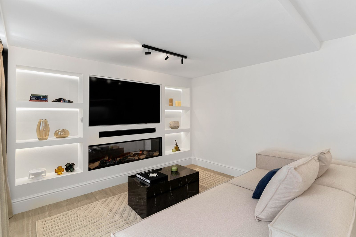 4 Bed Townhouse for sale in Nueva Andalucía Costa Del Sol, Málaga, Spain