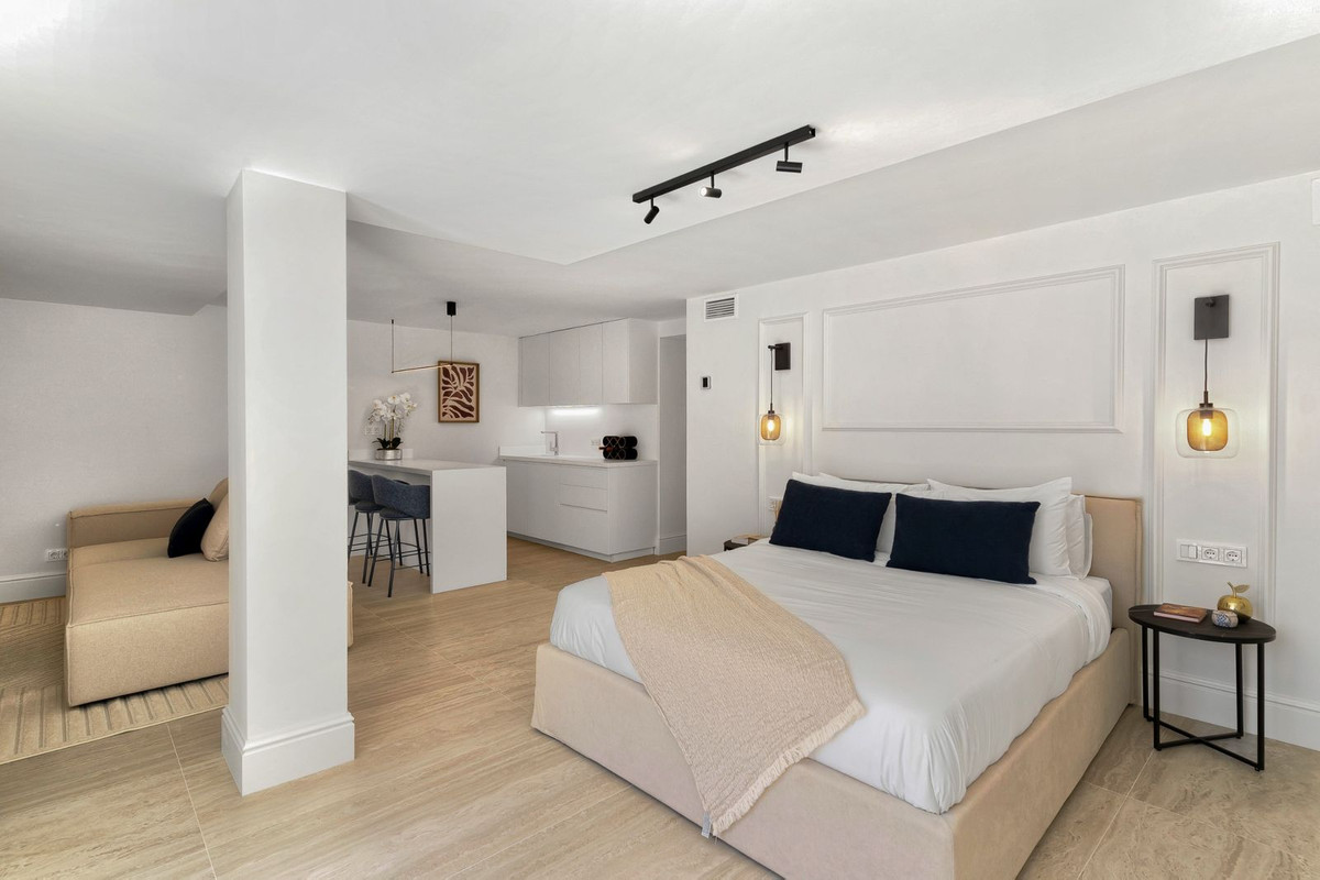 4 Bed Townhouse for sale in Nueva Andalucía Costa Del Sol, Málaga, Spain
