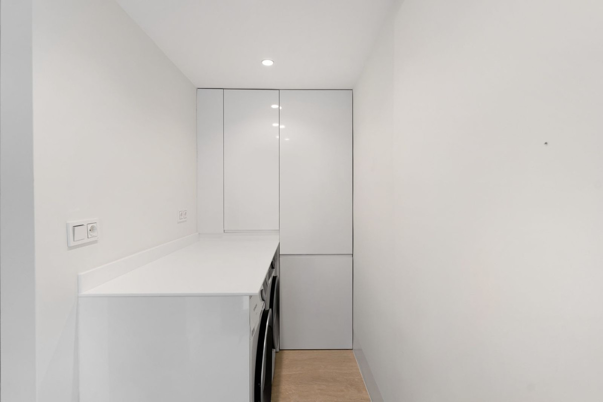 4 Bed Townhouse for sale in Nueva Andalucía Costa Del Sol, Málaga, Spain