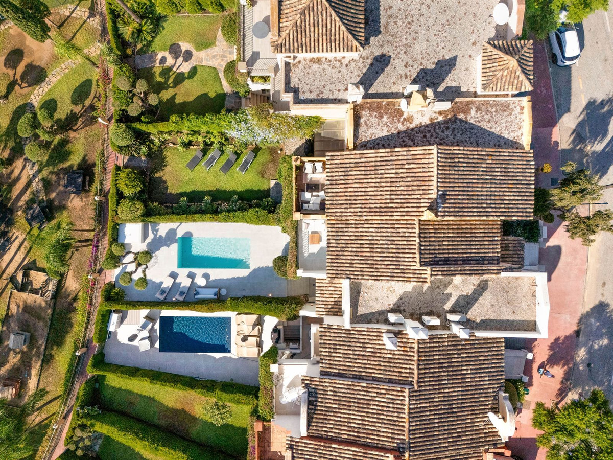 4 Bed Townhouse for sale in Nueva Andalucía Costa Del Sol, Málaga, Spain