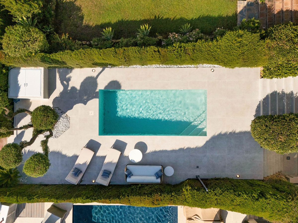 4 Bed Townhouse for sale in Nueva Andalucía Costa Del Sol, Málaga, Spain