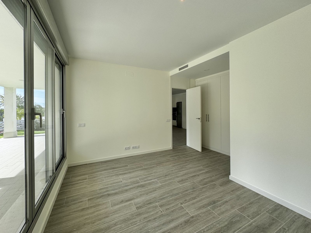 Se vende Apartamento Planta Baja de 3 dormitorios en Costa Del Sol, Málaga, España