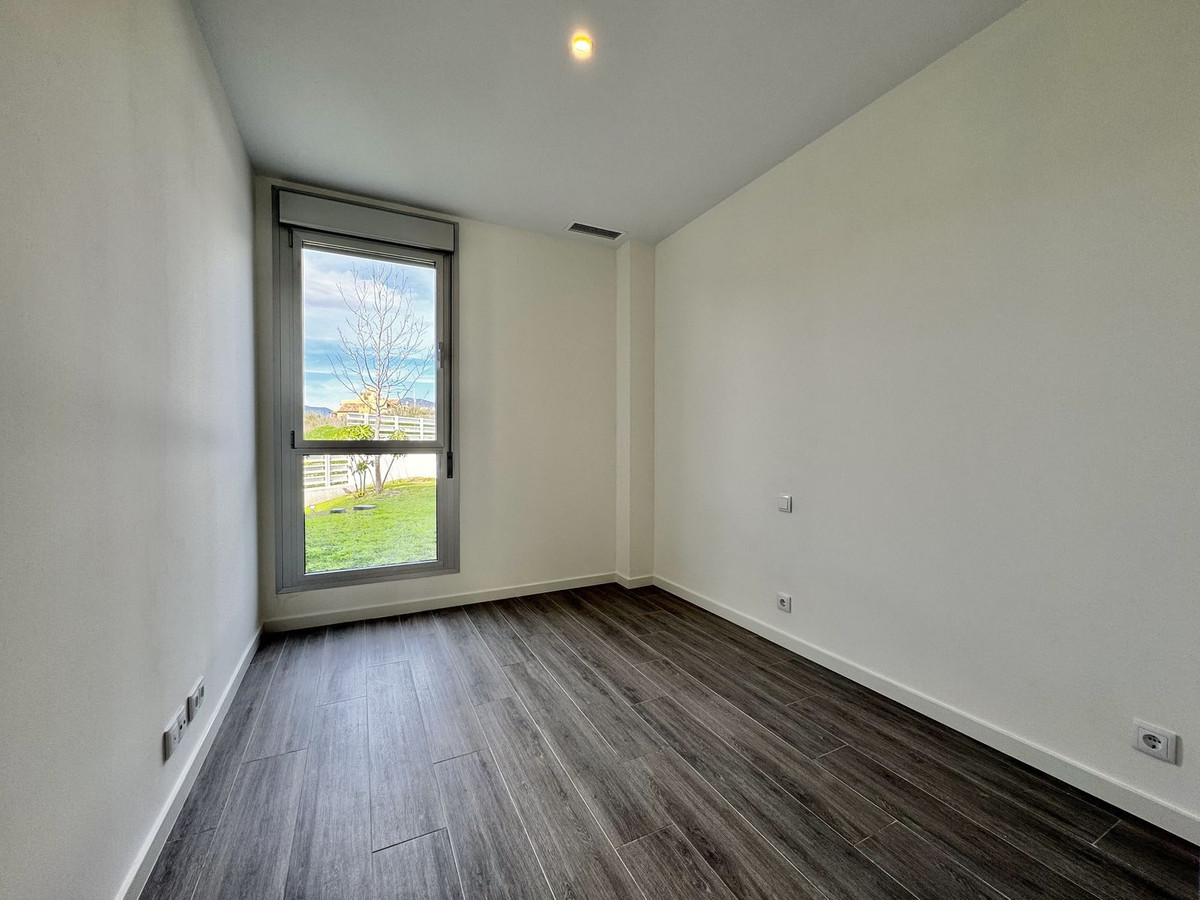 Se vende Apartamento Planta Baja de 3 dormitorios en Costa Del Sol, Málaga, España