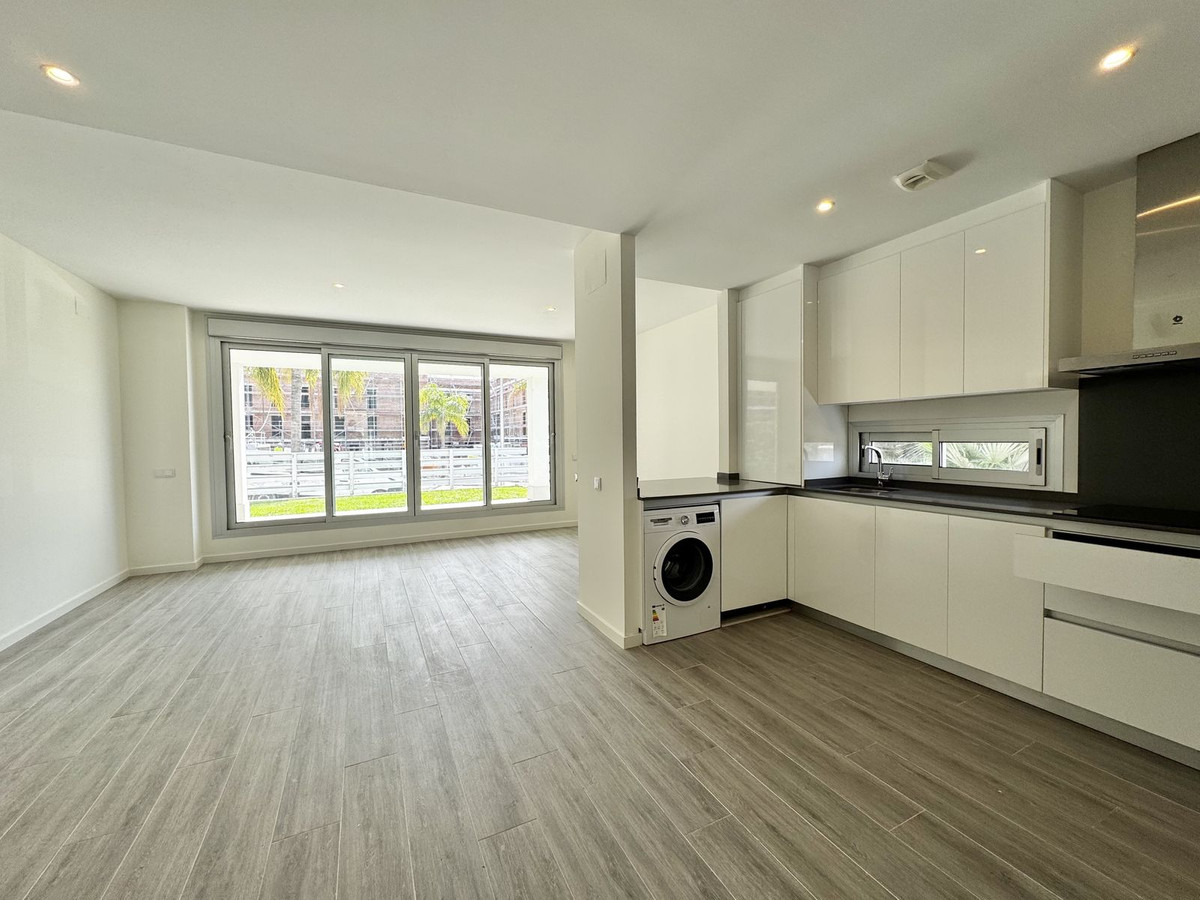 Se vende Apartamento Planta Baja de 3 dormitorios en Costa Del Sol, Málaga, España