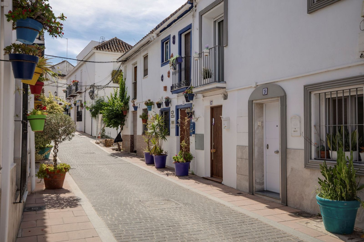 4 Bed Townhouse for sale in Estepona Costa Del Sol, Málaga, Spain
