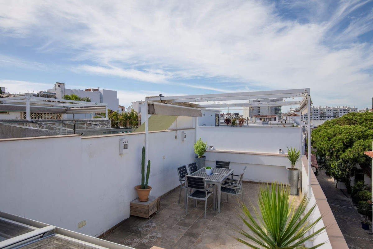 4 Bed Townhouse for sale in Estepona Costa Del Sol, Málaga, Spain