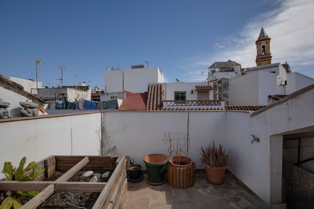 4 Bed Townhouse for sale in Estepona Costa Del Sol, Málaga, Spain