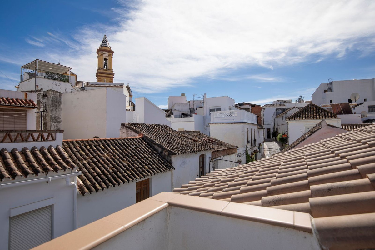 4 Bed Townhouse for sale in Estepona Costa Del Sol, Málaga, Spain