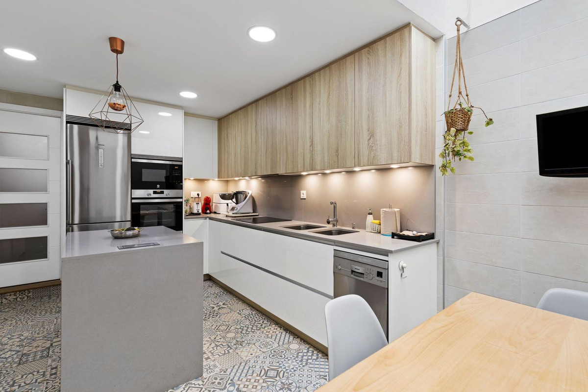 4 Bed Townhouse for sale in Estepona Costa Del Sol, Málaga, Spain