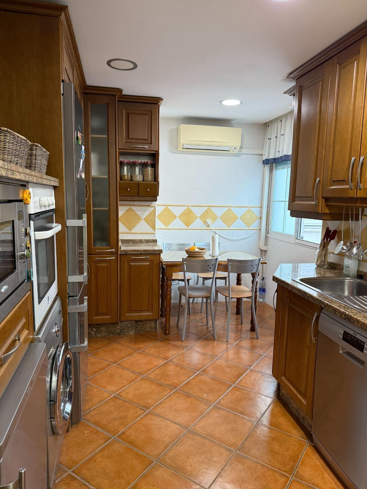 3 Bed Apartment for sale in Capuchinos Málaga Ciudad, Málaga, Spain