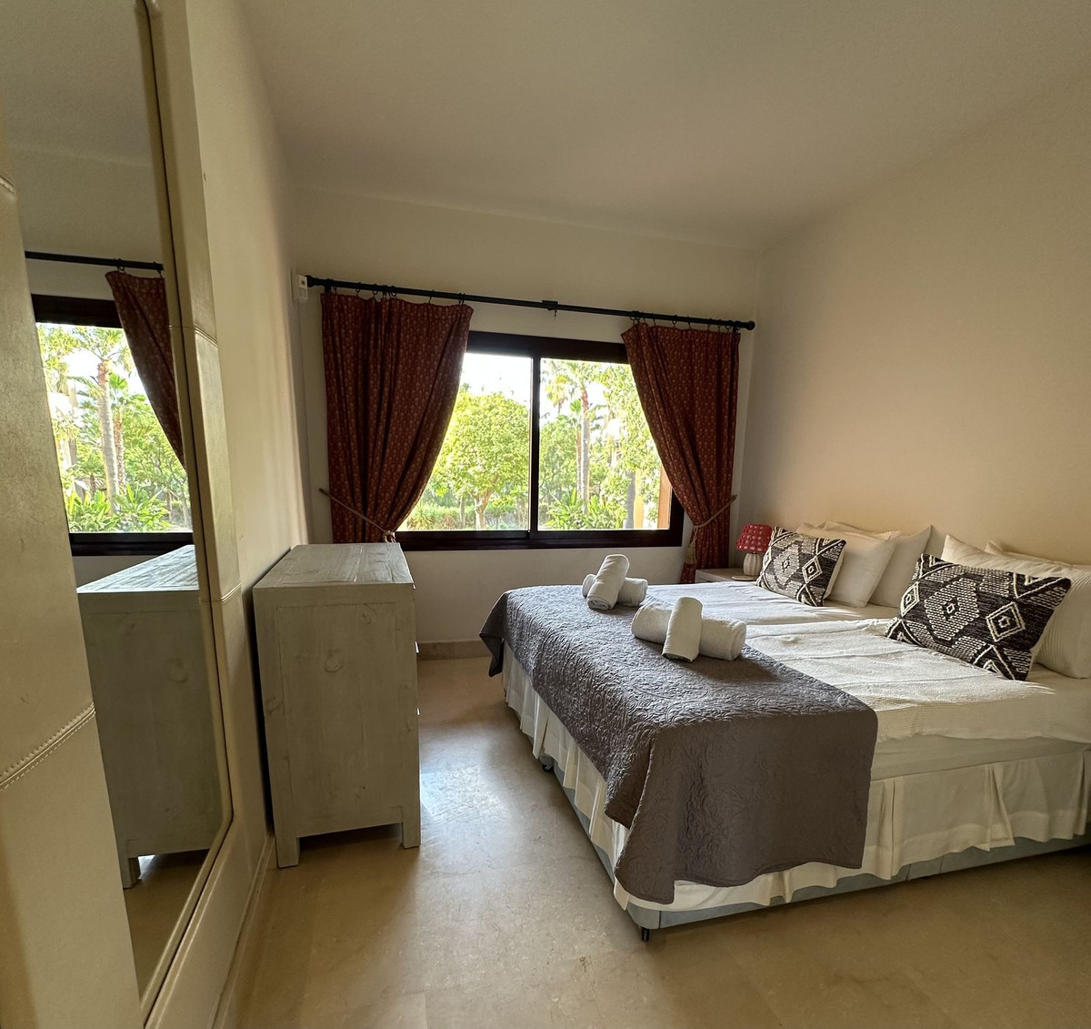 2 Bed Apartment for sale in San Pedro De Alcántara Costa Del Sol, Málaga, Spain
