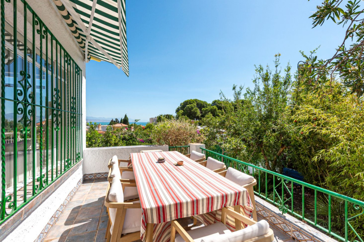 5 Bed Townhouse for sale in Torremolinos Costa Del Sol, Málaga, Spain