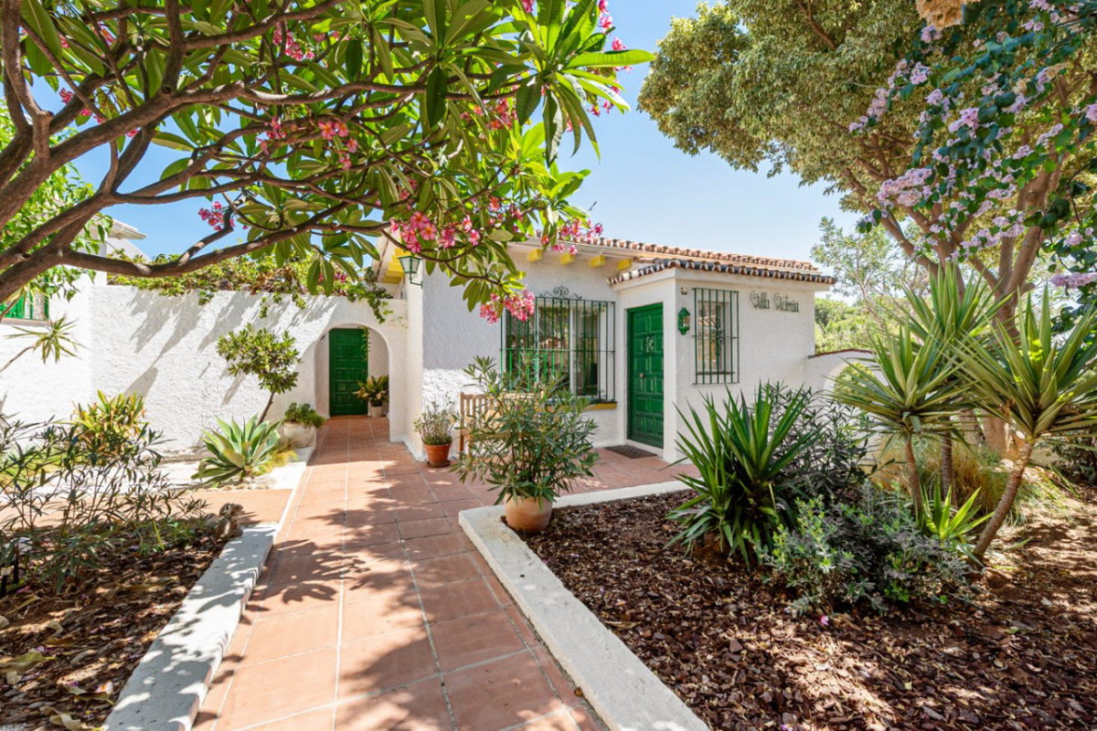 5 Bed Townhouse for sale in Torremolinos Costa Del Sol, Málaga, Spain