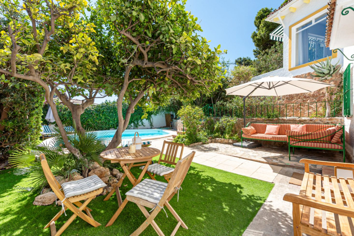 5 Bed Townhouse for sale in Torremolinos Costa Del Sol, Málaga, Spain