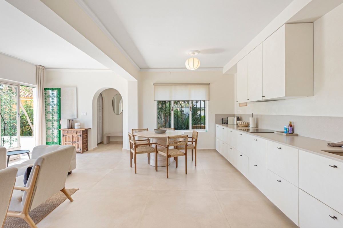 5 Bed Townhouse for sale in Torremolinos Costa Del Sol, Málaga, Spain