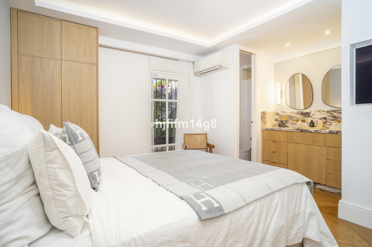 3 Bed Apartment for sale in Nueva Andalucía Costa Del Sol, Málaga, Spain