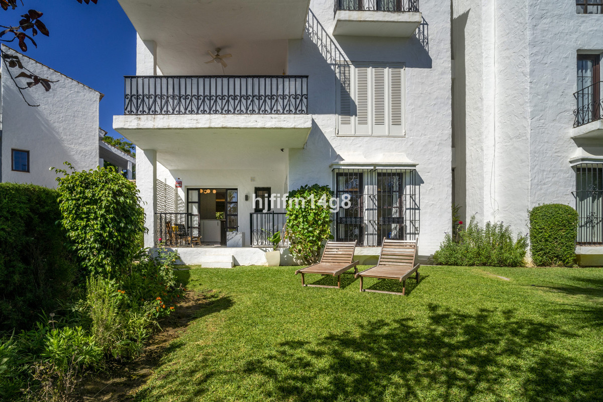 3 Bed Apartment for sale in Nueva Andalucía Costa Del Sol, Málaga, Spain