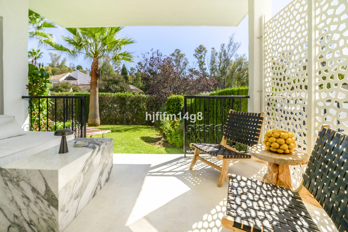 3 Bed Apartment for sale in Nueva Andalucía Costa Del Sol, Málaga, Spain