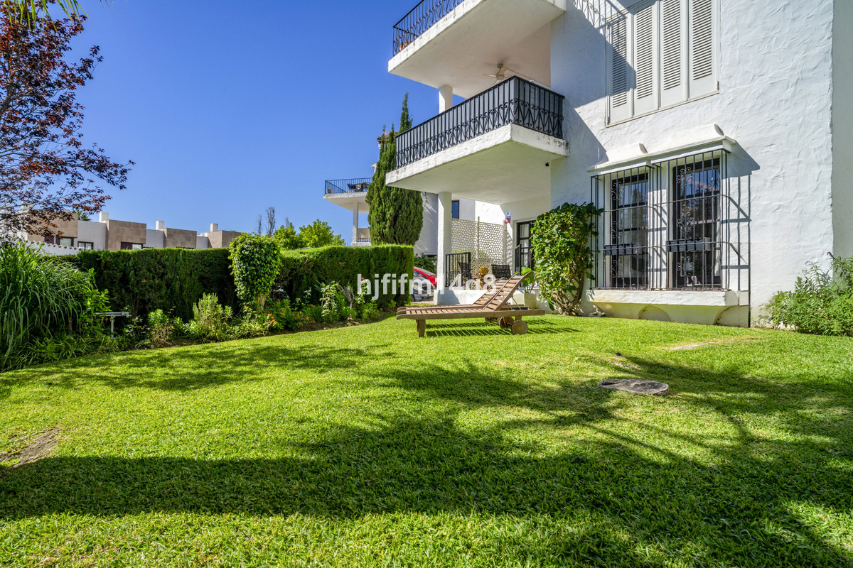 3 Bed Apartment for sale in Nueva Andalucía Costa Del Sol, Málaga, Spain