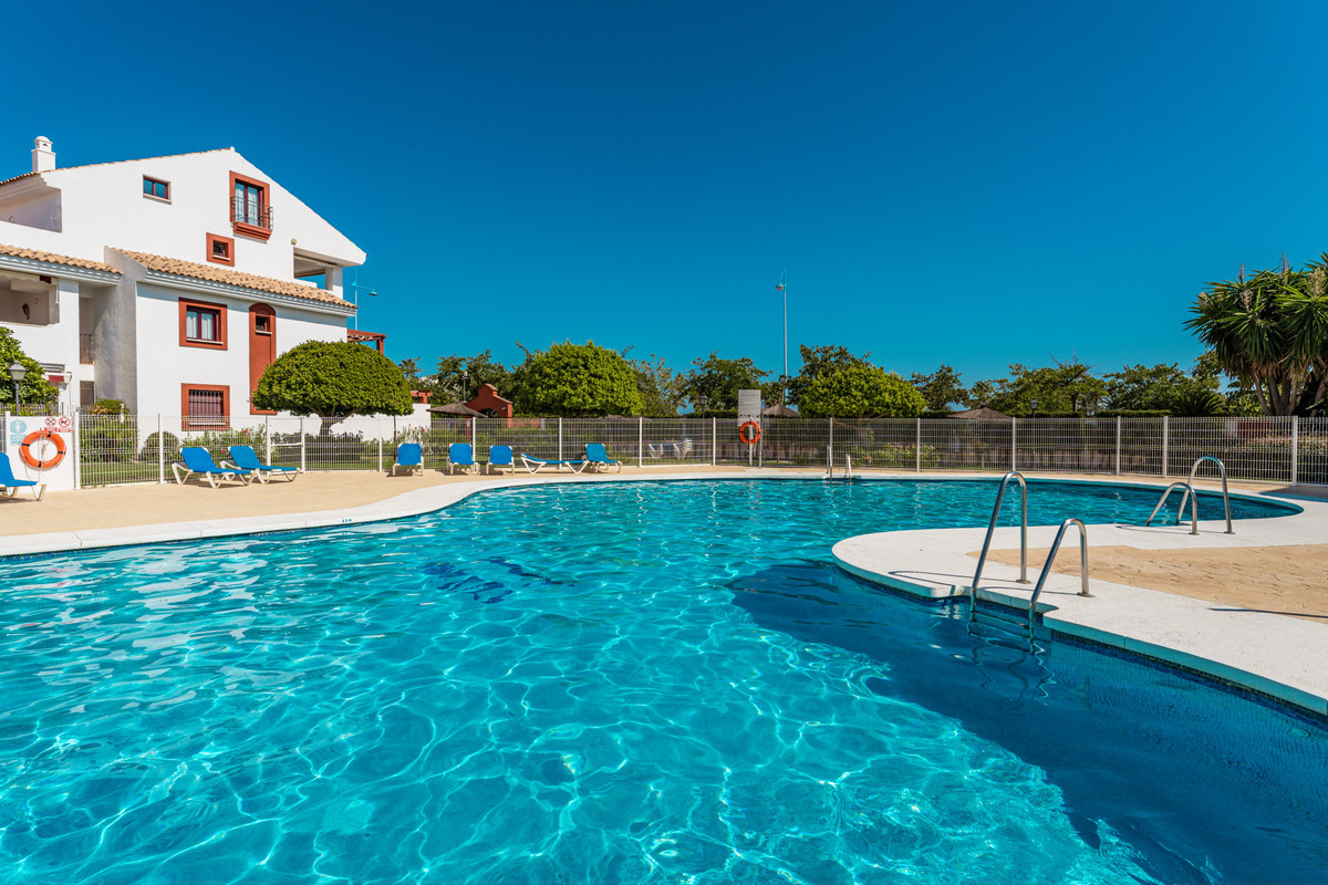 4 Bed Apartment for sale in San Pedro De Alcántara Costa Del Sol, Málaga, Spain