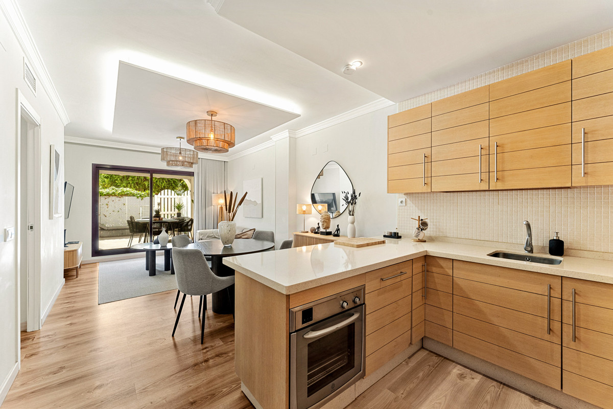 4 Bed Apartment for sale in San Pedro De Alcántara Costa Del Sol, Málaga, Spain
