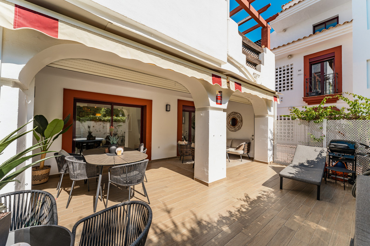 4 Bed Apartment for sale in San Pedro De Alcántara Costa Del Sol, Málaga, Spain