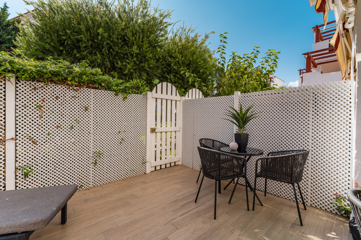 4 Bed Apartment for sale in San Pedro De Alcántara Costa Del Sol, Málaga, Spain