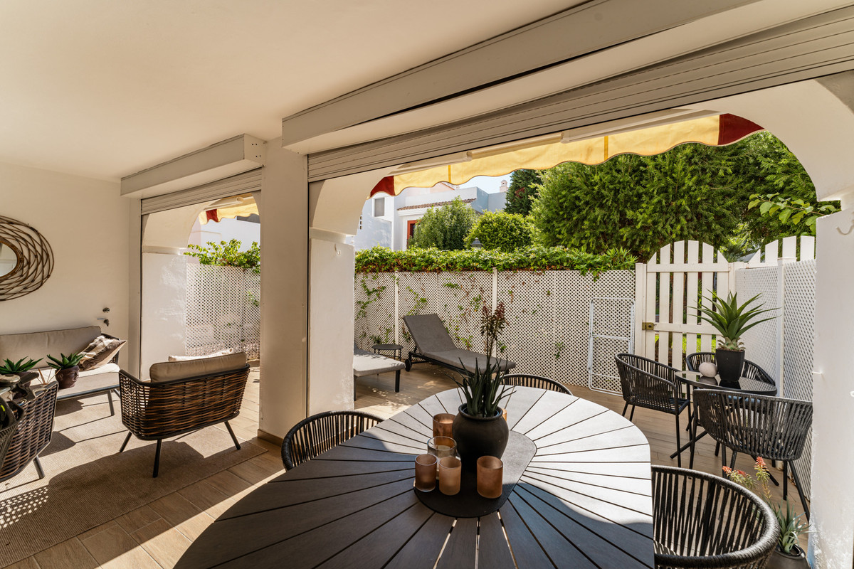 4 Bed Apartment for sale in San Pedro De Alcántara Costa Del Sol, Málaga, Spain