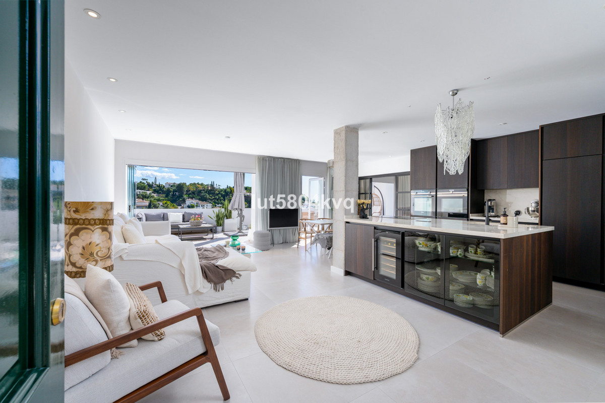 3 Bed Apartment for sale in La Quinta Costa Del Sol, Málaga, Spain