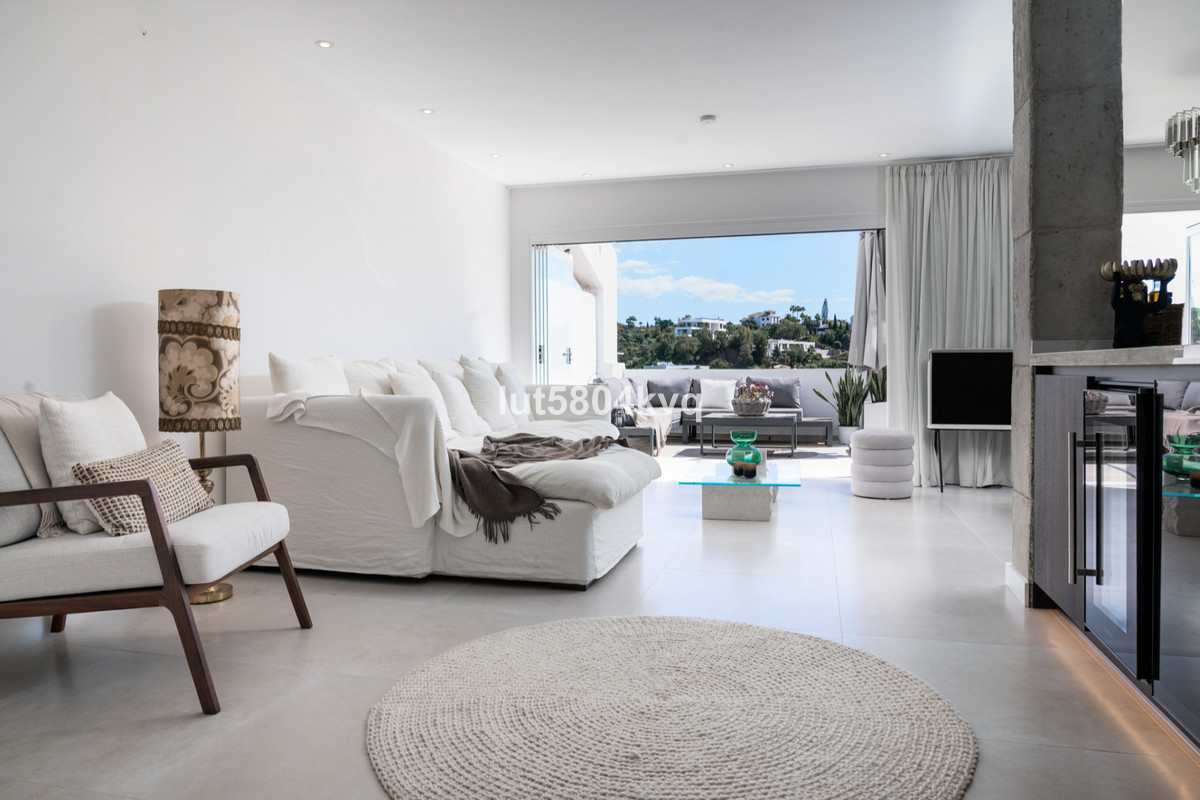 3 Bed Apartment for sale in La Quinta Costa Del Sol, Málaga, Spain
