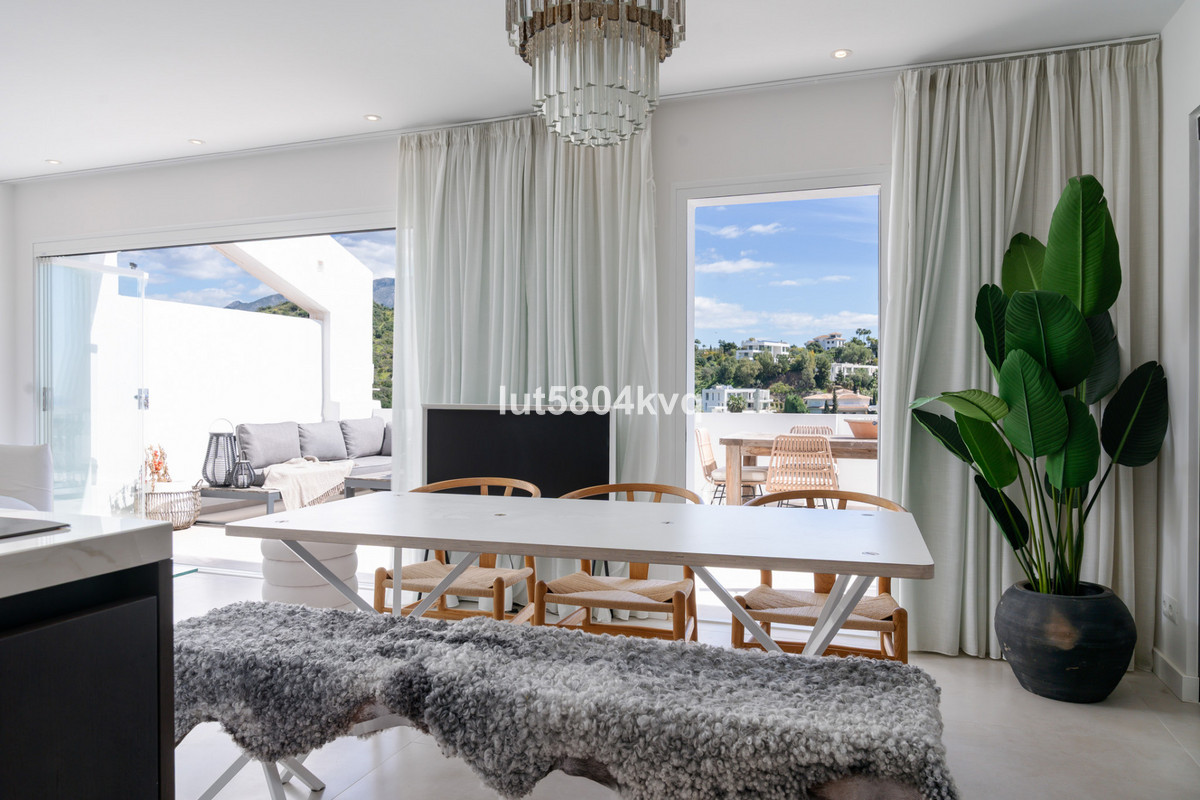 3 Bed Apartment for sale in La Quinta Costa Del Sol, Málaga, Spain