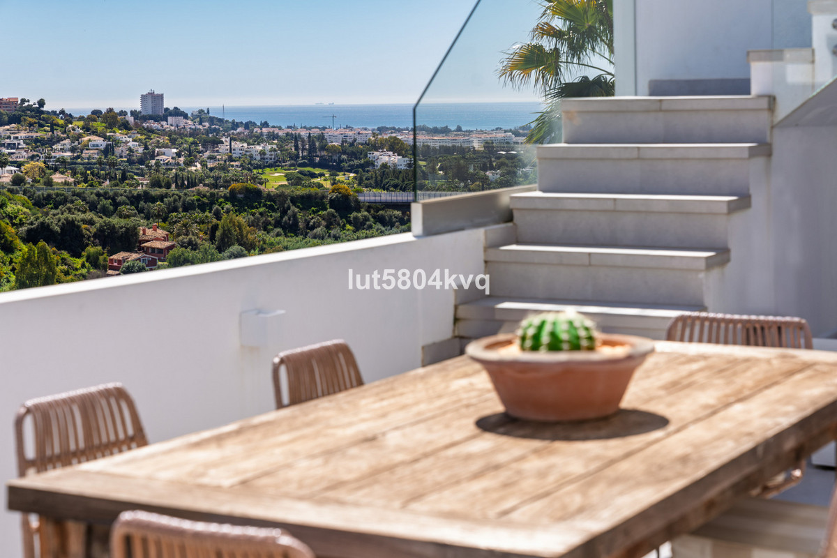 3 Bed Apartment for sale in La Quinta Costa Del Sol, Málaga, Spain