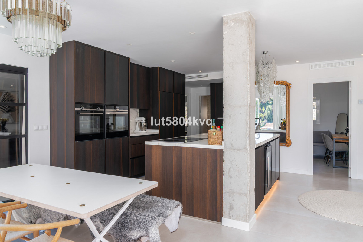3 Bed Apartment for sale in La Quinta Costa Del Sol, Málaga, Spain
