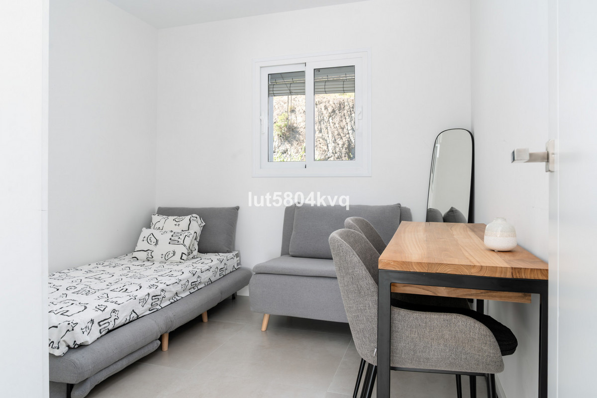 3 Bed Apartment for sale in La Quinta Costa Del Sol, Málaga, Spain