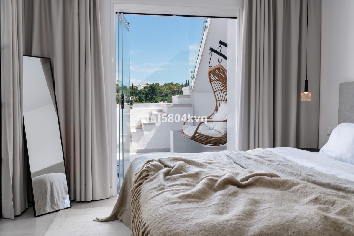 3 Bed Apartment for sale in La Quinta Costa Del Sol, Málaga, Spain