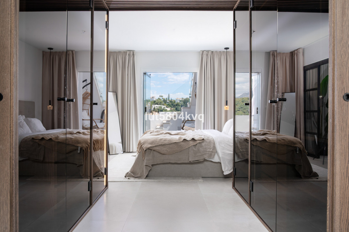 3 Bed Apartment for sale in La Quinta Costa Del Sol, Málaga, Spain