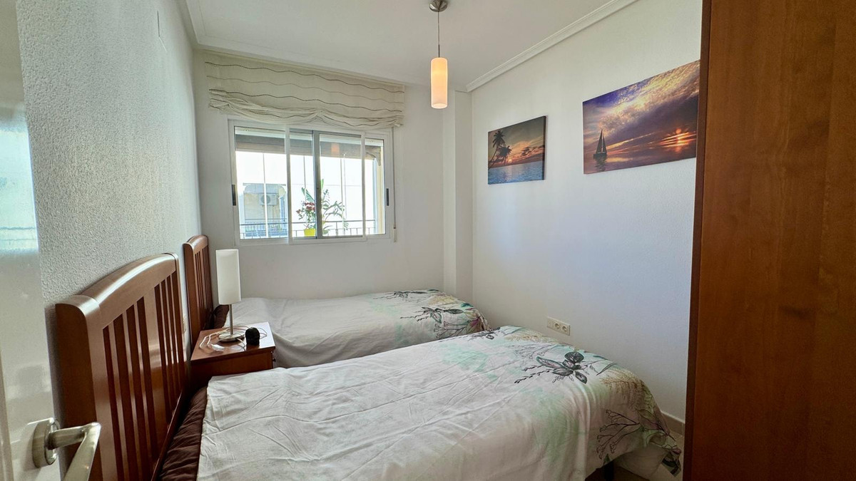 Se vende Apartamento Planta Media de 3 dormitorios en Costa Blanca, Alicante, España