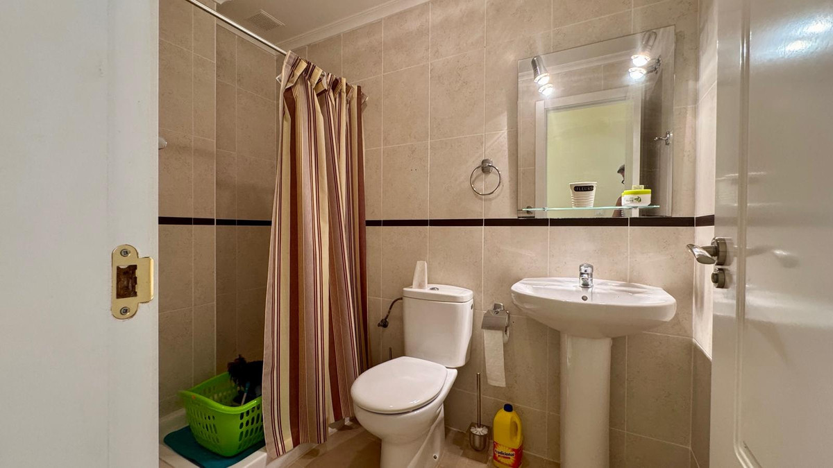 Se vende Apartamento Planta Media de 3 dormitorios en Costa Blanca, Alicante, España