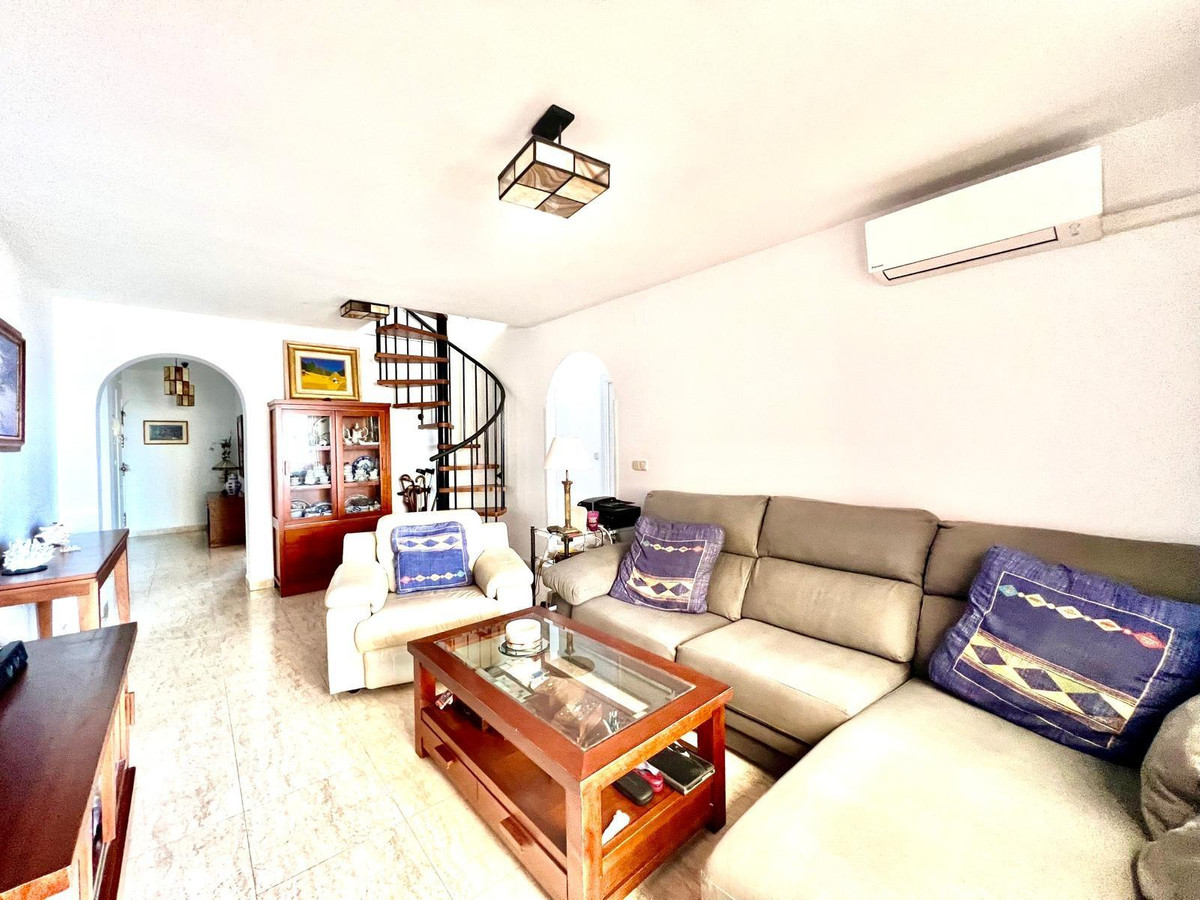 4 Bed Apartment for sale in Benalmadena Costa Costa Del Sol, Málaga, Spain