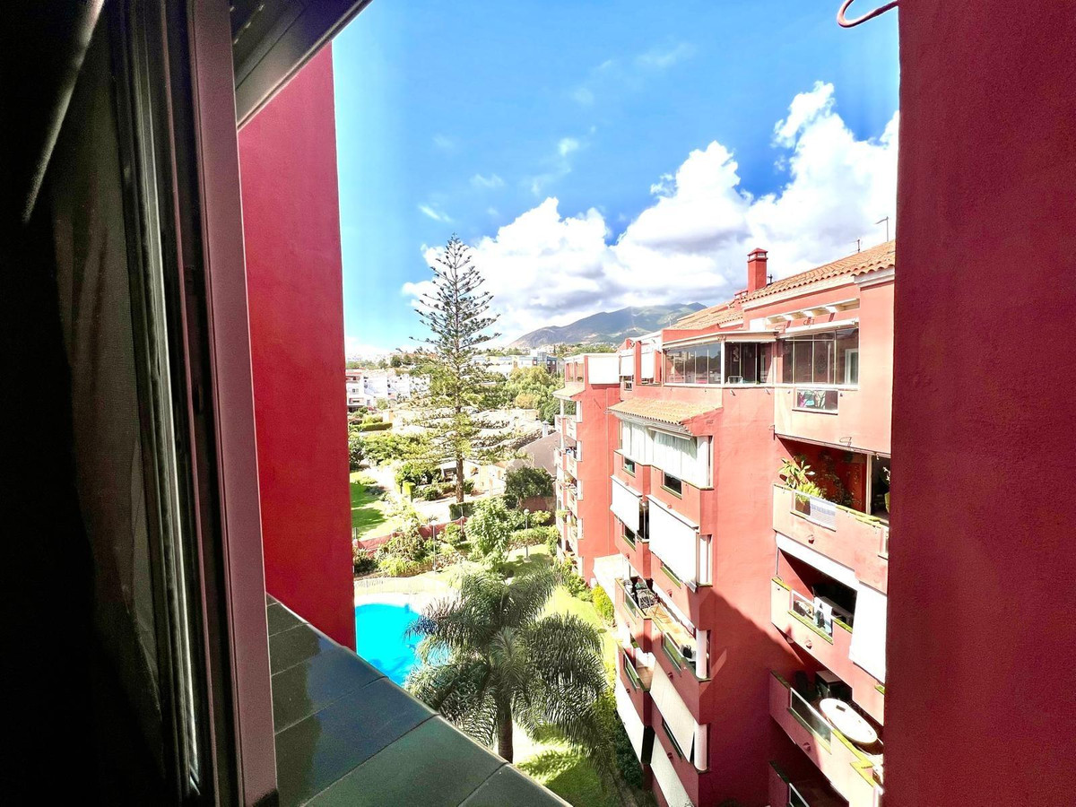4 Bed Apartment for sale in Benalmadena Costa Costa Del Sol, Málaga, Spain