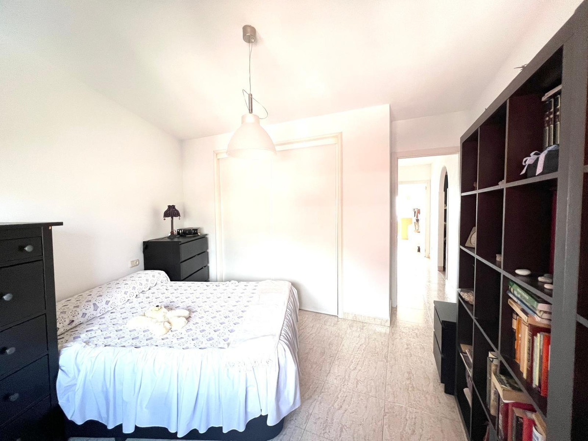 4 Bed Apartment for sale in Benalmadena Costa Costa Del Sol, Málaga, Spain