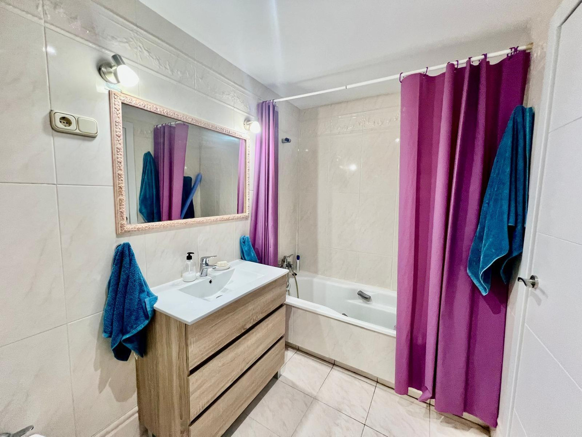 4 Bed Apartment for sale in Benalmadena Costa Costa Del Sol, Málaga, Spain