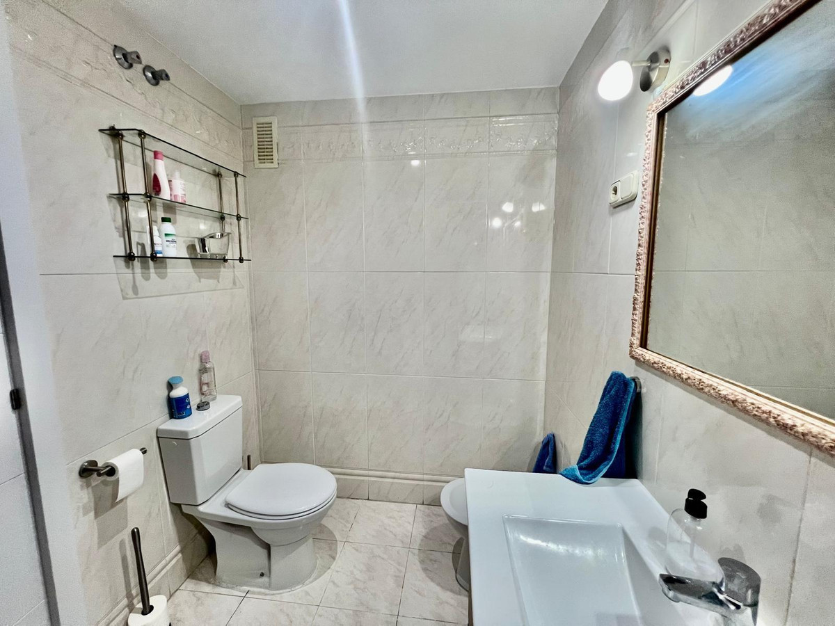 4 Bed Apartment for sale in Benalmadena Costa Costa Del Sol, Málaga, Spain