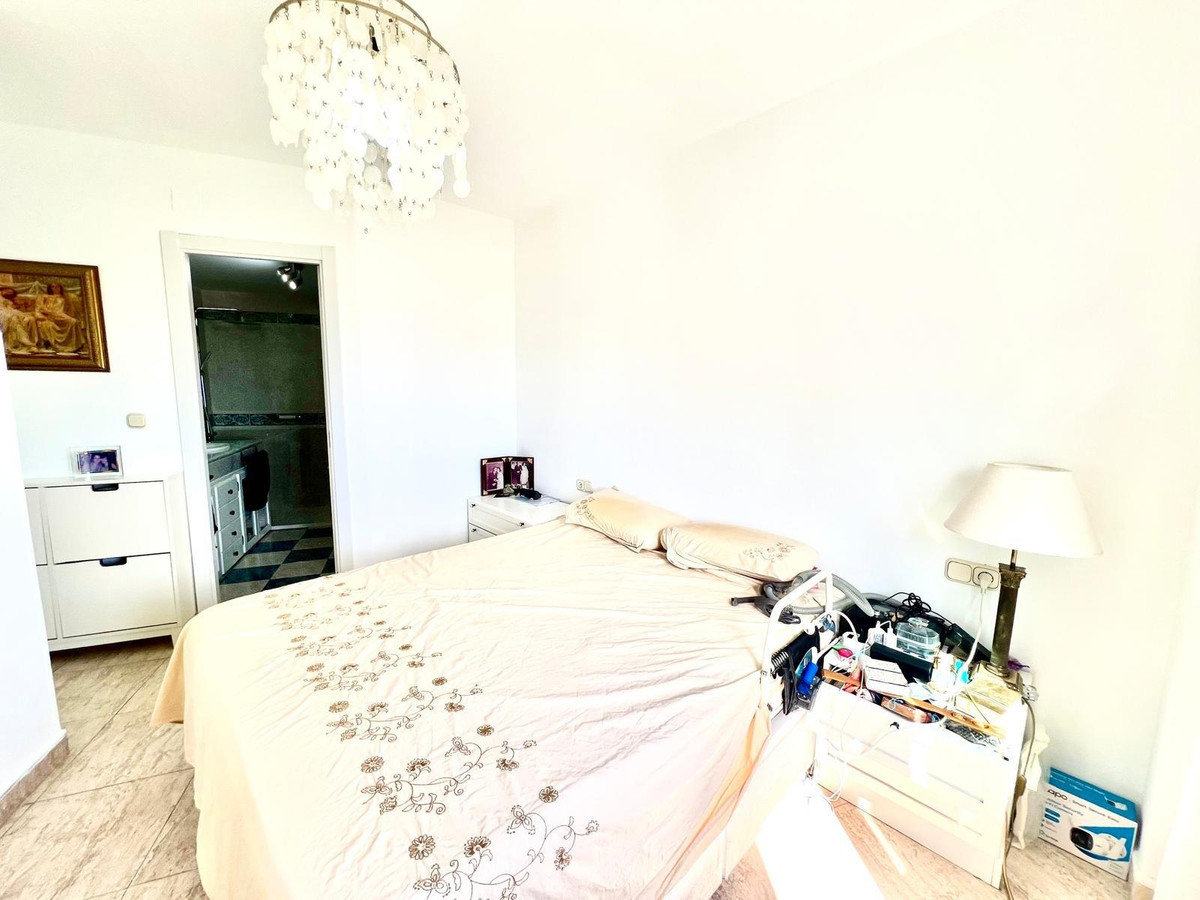 4 Bed Apartment for sale in Benalmadena Costa Costa Del Sol, Málaga, Spain