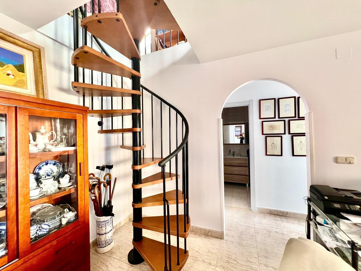 4 Bed Apartment for sale in Benalmadena Costa Costa Del Sol, Málaga, Spain