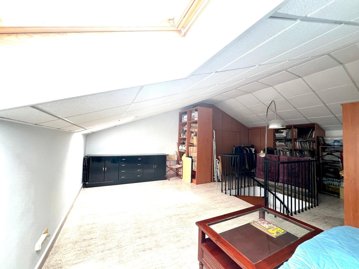 4 Bed Apartment for sale in Benalmadena Costa Costa Del Sol, Málaga, Spain
