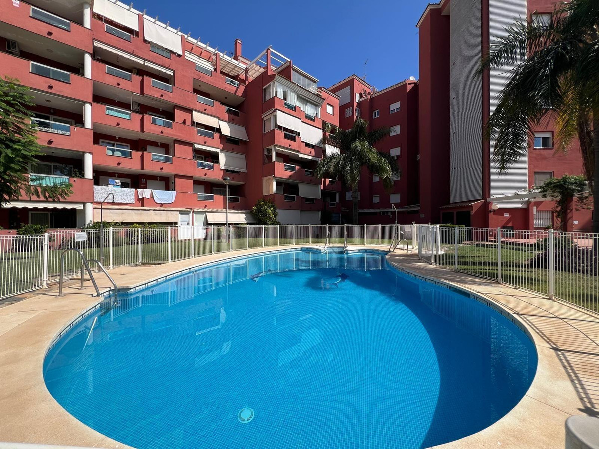 4 Bed Apartment for sale in Benalmadena Costa Costa Del Sol, Málaga, Spain