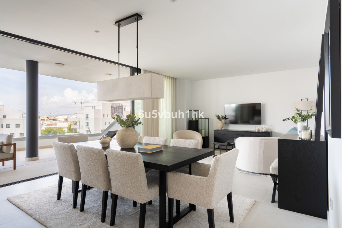 3 Bed Apartment for sale in Fuengirola Costa Del Sol, Málaga, Spain