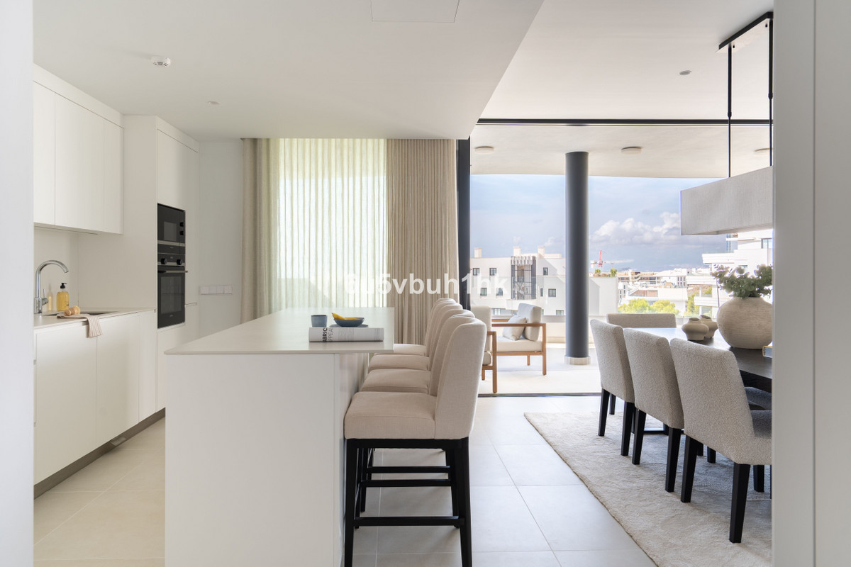 3 Bed Apartment for sale in Fuengirola Costa Del Sol, Málaga, Spain