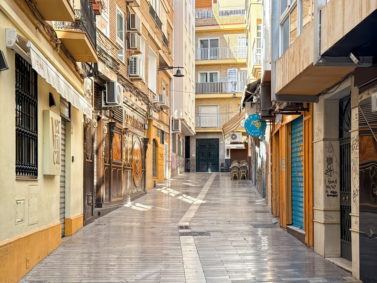 Se vende Apartamento Planta Media de 2 dormitorios en Málaga Ciudad, Málaga, España